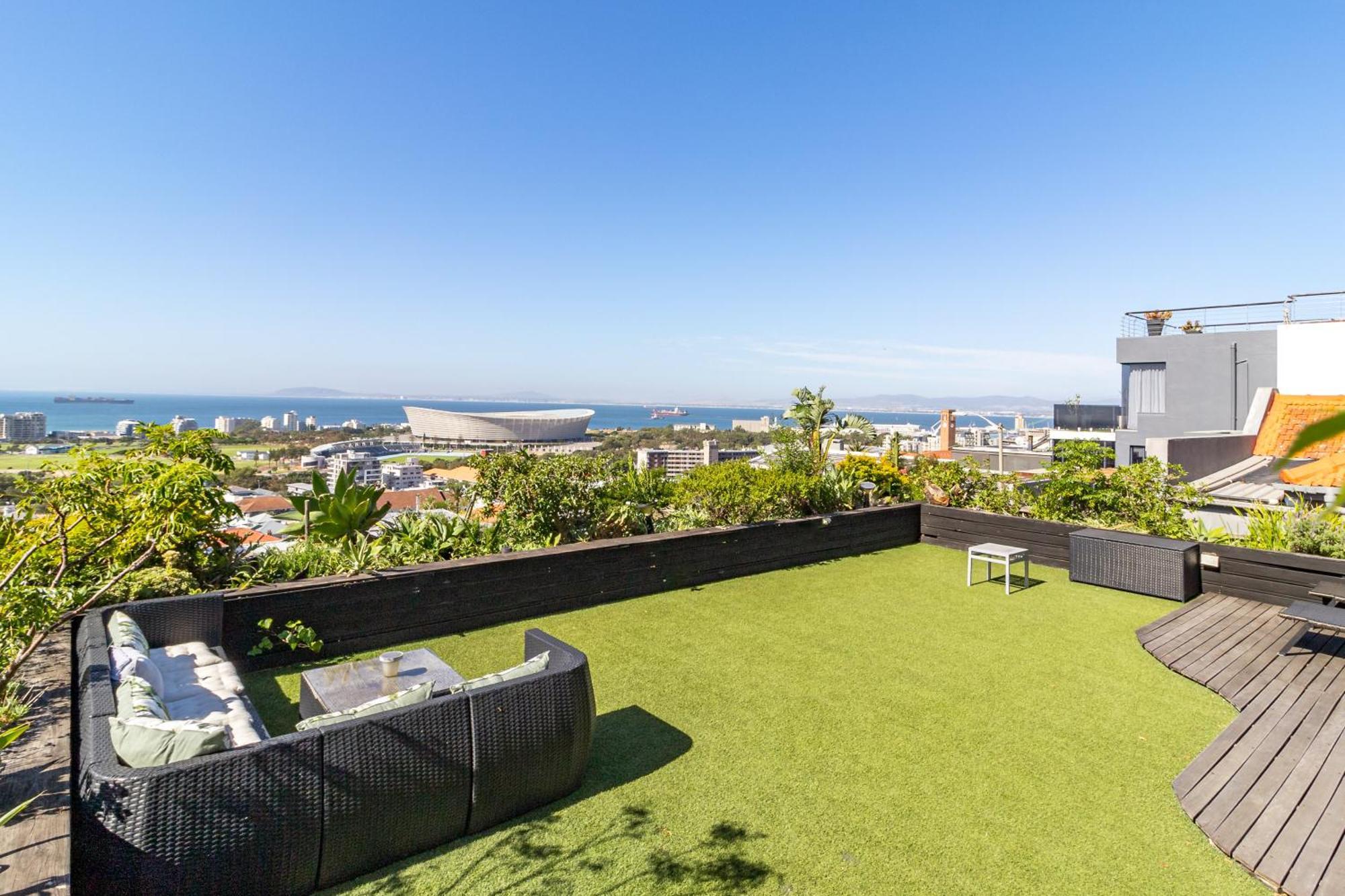 Skyroof Loadshed Proof Ocean Views Apartment *